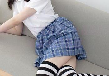 森萝财团 – 让黑丝说话！小夜的80D踩物奇遇-图库览胜