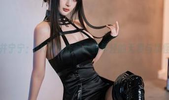 樱井宁宁：JK学妹作品尽显年轻的无畏与搞怪！