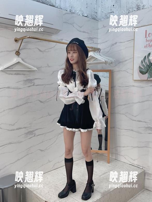 泥泥汝学妹的全景原图，哈哈，这画风绝了！