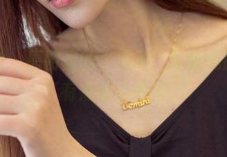 爱尤物 – 原图里的小桃子，最新礼服好像有点让人愣住