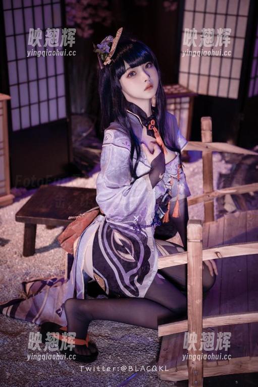 白莉爱吃巧克力 FotoFun蟊白莉爱吃巧克力的网袜图库直击,让下载变得别有洞天!