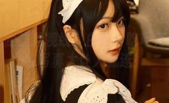 谁来帮我挡挡视线？白莉爱吃巧克力连体衣写真太让人流连！
