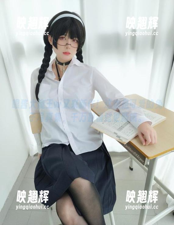 眼酱大魔王w又来新作！这次是可爱的兔子写真集，千万别错过更新哦。