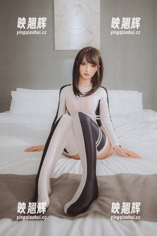 谁说只靠脸？神楽坂真冬的《恋人以上》电子相册，cos也分很多门道，这才是操作。