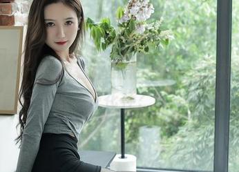 秀人网 – 在线看乔漫妮mina，白衬衫也能穿出这么多花样？高清来啦！