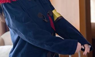 秀人网 – 梦心月私拍：把校服穿出商场走秀的既视感