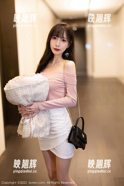 秀人网 - 在图库的边缘探险——王馨瑶yanni的丝袜，为何视觉如此吸引？