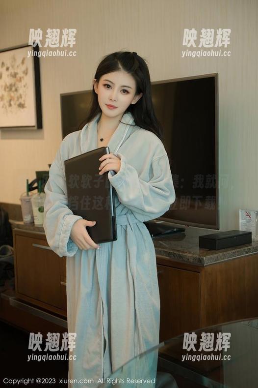 秀人网-软软子 秀人网 - 软软子的制服写真集:我就问,你能抵挡住这种诱惑吗?立即下载!