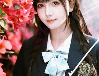 堪称灰丝爱好者的秋山AkI：一图一乐的资源时刻