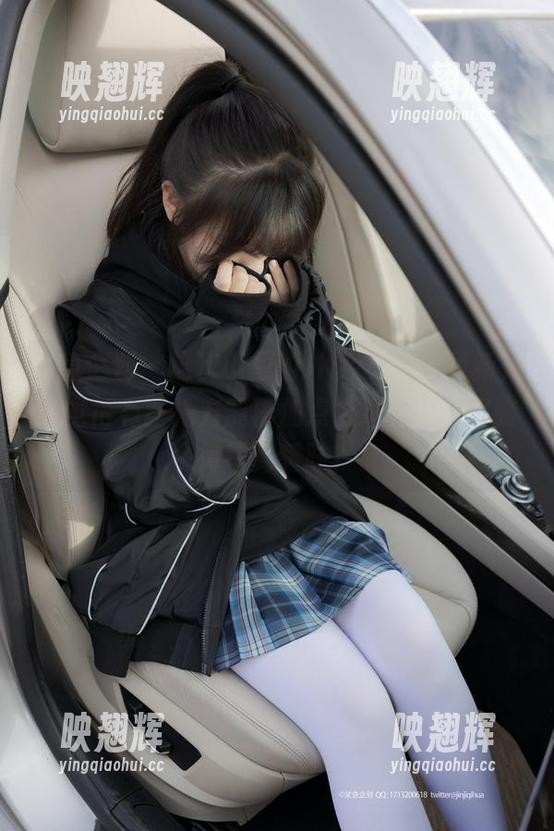 紧急企划-小恩 紧急企划 - 这次小恩的JK经典图包更新,我觉得有些地方能再加点力道,露个肩膀算不算暧昧?