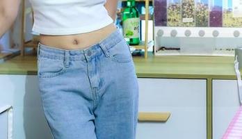 绮梦摄影 – 套图大赏：小艺的制服照，你确定只想在屏幕前看一看吗？
