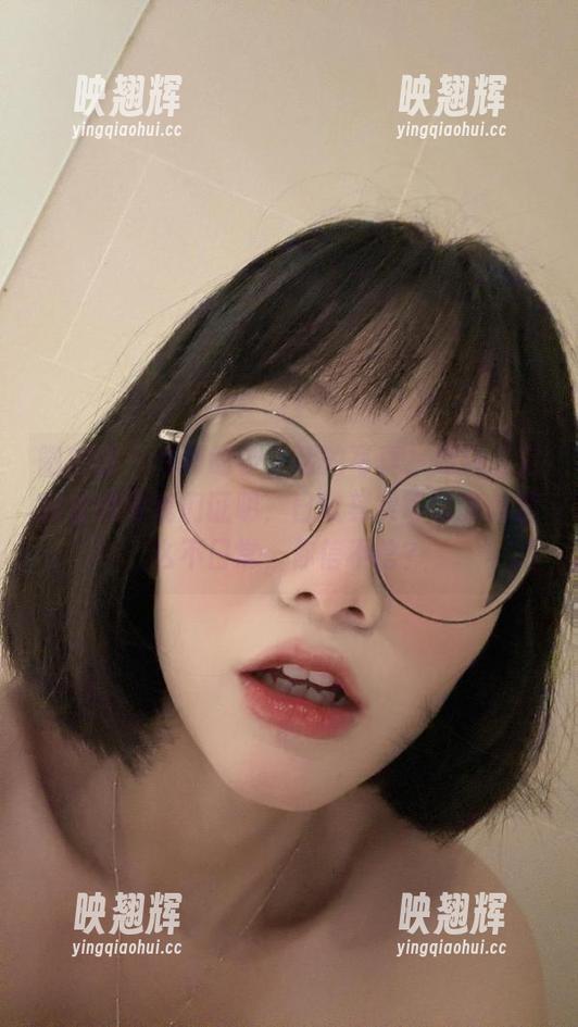 胜利的小生活 微密圈 - 胜利的小生活的写真,用精选定制套装向我们证明,日常其实可以变得那么不日常,你信不信?