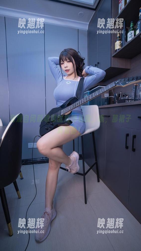 自闭颜球球 旁观自闭颜球球的婚纱私房,哦,那裙子真寂静!