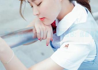 菠萝社 – 猫九酱Sakura的私房和服图包：优雅与俏皮并存