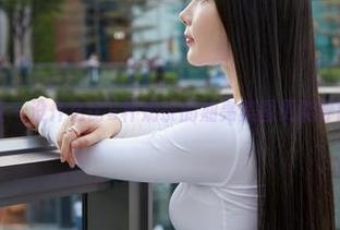 蜜桃社 – 没什么比E杯奶茶的油亮美图更能养眼了！