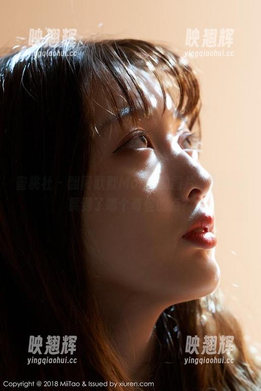 蜜桃社 – 翻阅默默Momo的图片，剧情发展到了哪个奇怪的点？