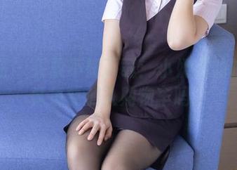 袜啵啵 – 买票不如下载：小奶熊的校服写真集要加入购物车吗？