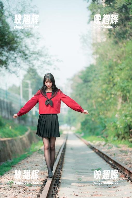 西呱呀呀呀 西呱呀呀呀的JK校服图库:眼睛不要眨,合集太精彩!