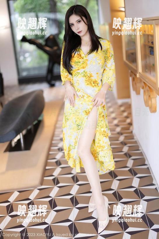 语画界 - 图片里的奶瓶，美腿正好，目光不小心被吸引了