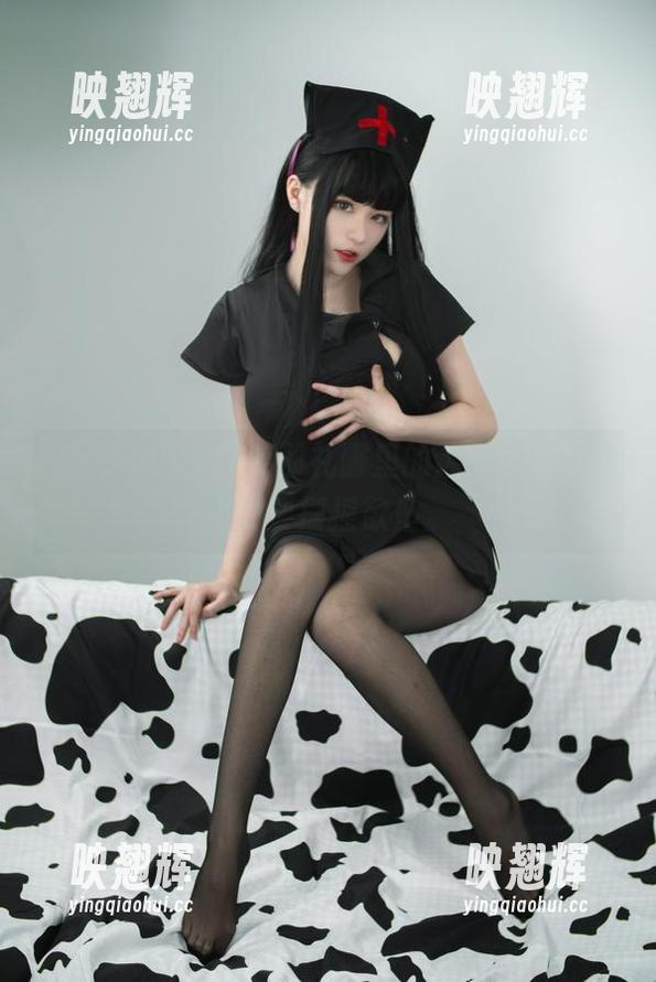 起起子vvvv 起起子vvvv在柴郡礼服里的迷醉,在线美图要摇摇欲坠