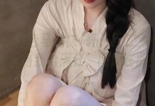 微密圈 – 白色马油袜+轩子巨二兔=这个驾驭风格我给满分，图册在此！