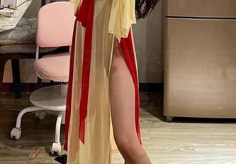 微密圈 – 这个秋天，黎允熙美腿玉足的写真套图告别了绵羊腿，直上云端！